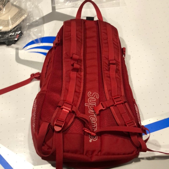 Brand new Supreme back pack RED - Picture 2 of 5
